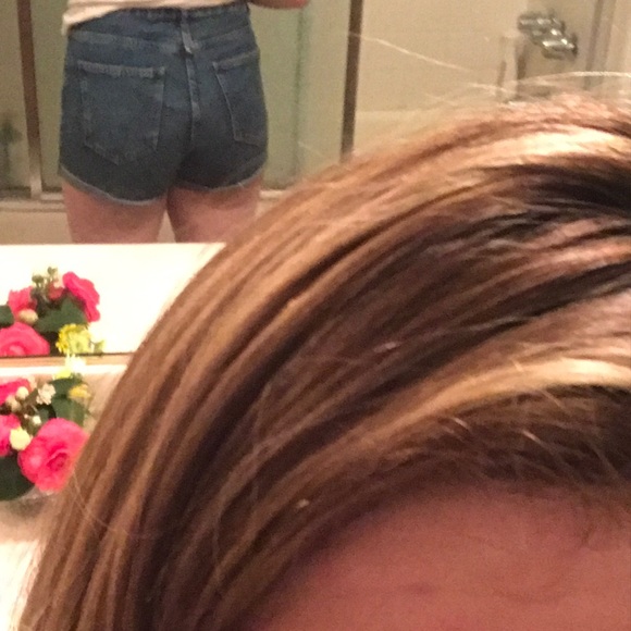 High waisted, medium wash denim shorts. - Picture 5 of 6